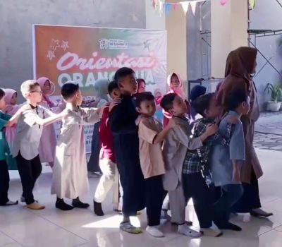 Hari Pertama Masuk Sekolah SD Al Uswah 2 Surabaya Yang Penuh Ceria