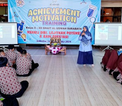 Siswa Baru SMAIT Al Uswah Surabaya Diajari Cara Cerdas Finansial