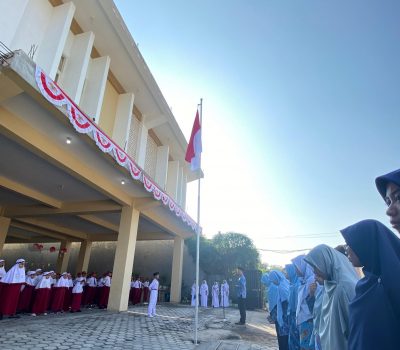 Upacara Peringatan HUT RI Ke 79 Di SD Al Uswah 2 Surabaya