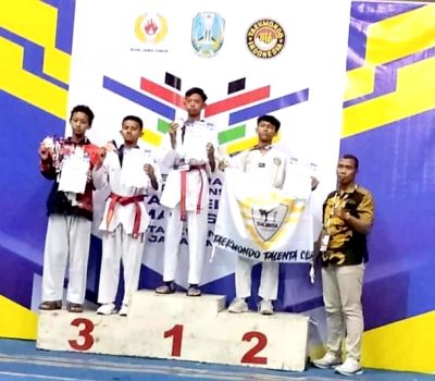 Dua Siswa SMPIT Al Uswah Surabaya Raih Juara Di Kejurprov Taekwondo