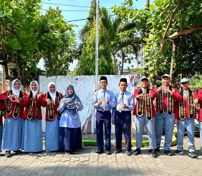Pengurus Baru Organisasi Siswa SMAIT Al Uswah Surabaya Dikukuhkan