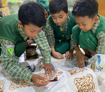 Pembelajaran Berbasis Projek Di SDIT Al Uswah Surabaya