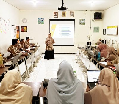 Raker Internal SMAIT Al Uswah Surabaya Tindaklanjuti Survei Layanan Mutu