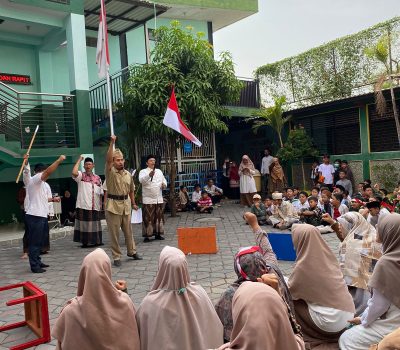 Al Uswah Surabaya Peringati Hari Pahlawan 10 November