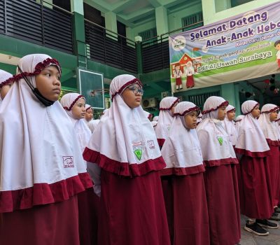 Apel Penuh Inspirasi Semangat Hari Senin Dirajut dengan Penghargaan Prestasi Terbaik