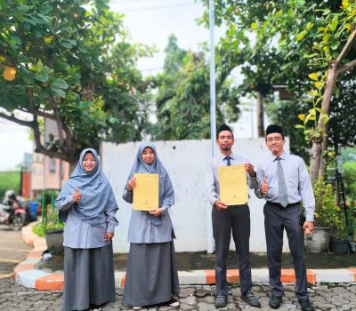 Star Of The Month Bulan Desember SMAIT Al Uswah Surabaya