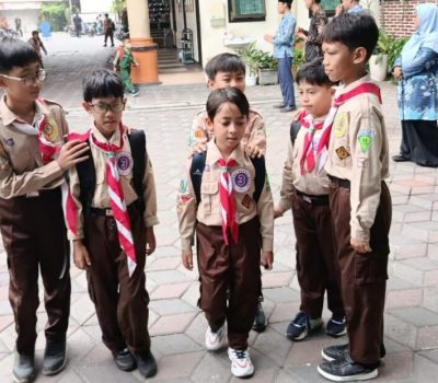 Program Kakak Kelas Panutan Sayang Adik Kelas SDIT Al Uswah Surabaya