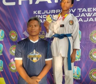 M Irsyad Dari SDIT Al Uswah Raih Juara Di Kejurprov Taekwondo