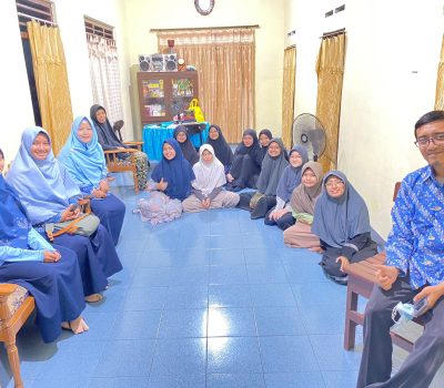 Pastikan Program Berjalan Sesuai Rencana Kepala SMAIT Al Uswah Kunjungi Siswa di Lokasi PKNS