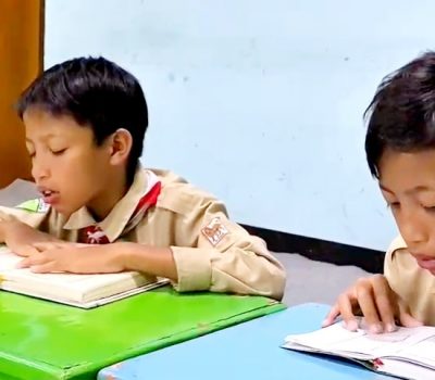 2 Siswa  SDIT Al Uswah Surabaya Khatam Tilawah 30 Juz di Hari ke-5 Ramadhan