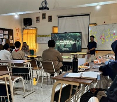 TFT SMAIT Al Uswah Surabaya Menyiapkan Trainer Muda yang Tangguh dan Inspiratif