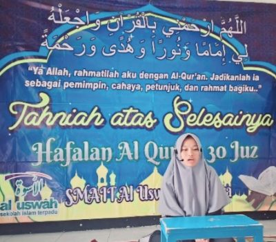 Ghania Irfaichi Shaliha menjadi Hafidzah Ke 60 SMAIT Al Uswah Surabaya