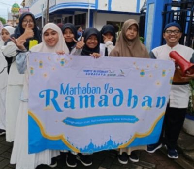 Pawai Tarhib Ramadan SMPIT Al Uswah Surabaya Menyemai Semangat Berbagi dan Syiar Kebaikan