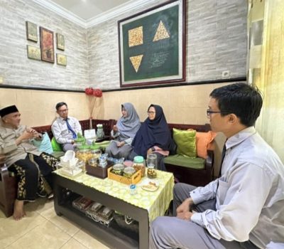 Rangkaian Silaturahmi Idul Fitri Kepala & Pimpinan SMAIT Al Uswah Surabaya ke Rumah Pimpinan Yayasan