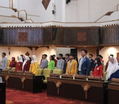 OSIS SMAIT Al Uswah Surabaya Gelar Uswah’s Konivers di Gedung DPRD Jawa Timur