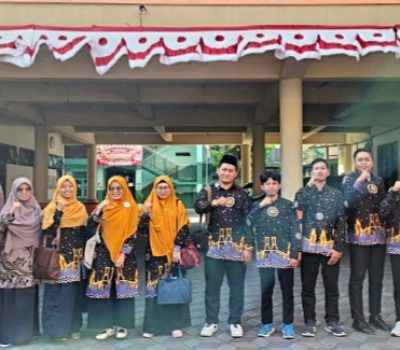MI Muhammadiyah 25 Surabaya Studi Inspirasi Pembelajaran  Al Qur’an di SDIT Al Uswah Surabaya