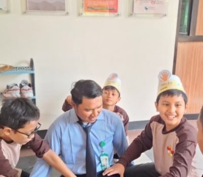 Di SDIT Al Uswah Surabaya Baru Kelas 5, Sudah Jualan Jasa, Kok Bisa?