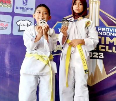 Dua Bersaudara Dari SDIT Al Uswah Raih Juara 2 Di Kejuaraan Taekwondo Jawa Timur