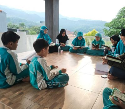 Qur’an Camp Tahfidz Akselerasi dan Takhossus SDIT Al Uswah Surabaya “Qur’an For Life”