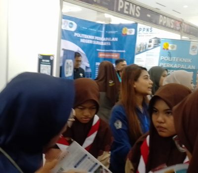 Memantapkan Pilihan Jurusan Siswa Kunjungi Campus Expo