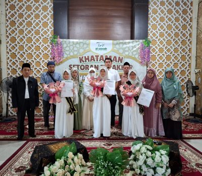 Tangis Haru Warnai Khataman 30 Juz Tiga Hafidzah SDIT Al Uswah Surabaya