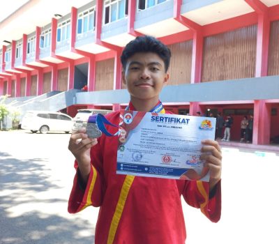 Tiga Pelajar SMAIT Al Uswah Raih Juara 2 Dan 3 Kejuaraan Pencak Silat IPSI