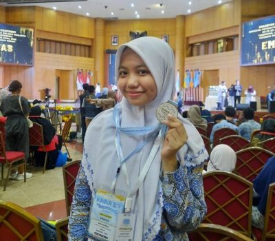 Jasmine Bilqis dari SMPIT Al Uswah Raih Medali Perak KMNR Tingkat Nasional