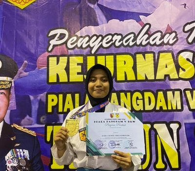 Siswi SMAIT Al Uswah Raih Juara 1 Karate Piala Pangdam V/ Brawijaya