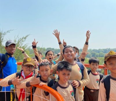 Outdoor Learning Kelas 4 SDIT Al Uswah Ke Kebun Raya Mangrove
