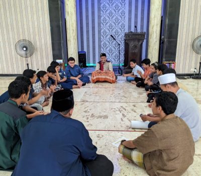 Pondok Ramadhan, Siswa-Siswi kelas 6 SDIT Al Uswah I’tikaf Di Masjid