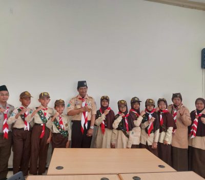 The First Eight: Siaga Garuda SDIT Al Uswah Surabaya
