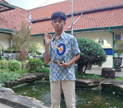 Aziz Ghifari Menjuarai Kompetisi Robot Piagam Gubernur Jawa Timur
